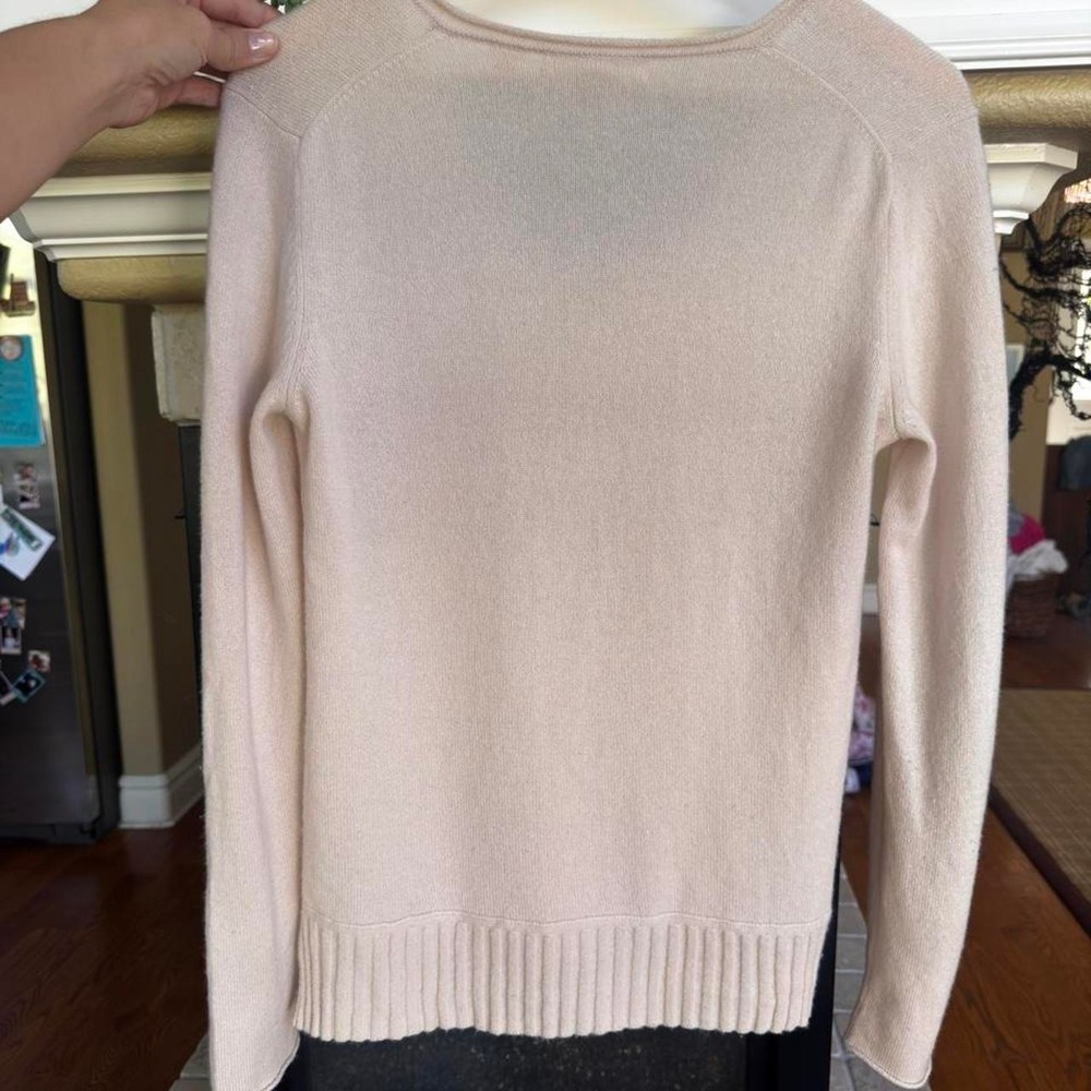 Inhabit cream cashmere V neck sweater fall casual preppy minimalist large - Picture 6 of 6